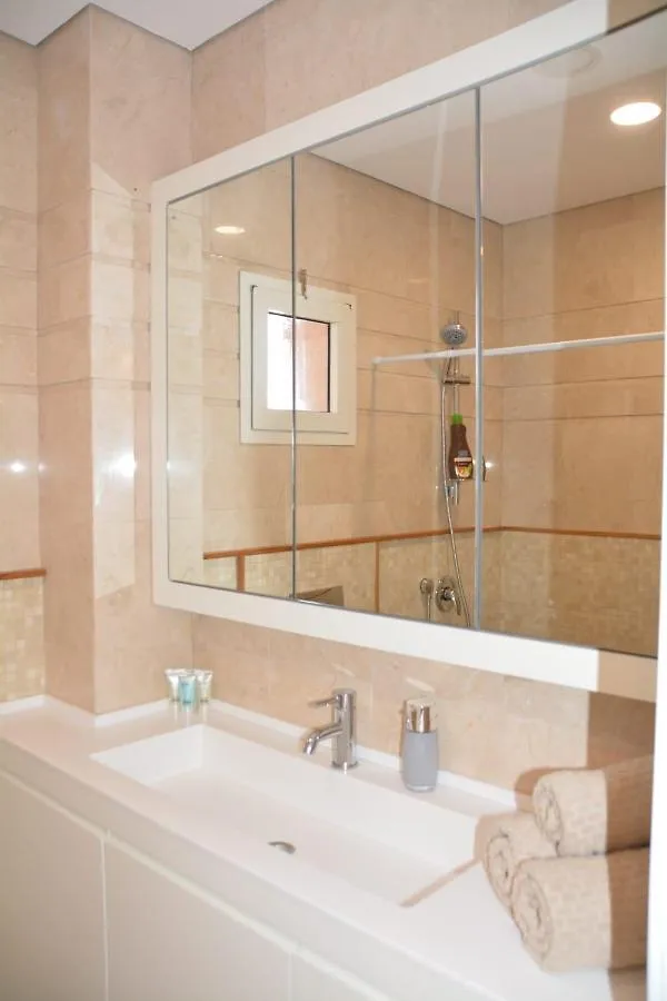 אילת Renovated 3 Bedroom - Residence With Pool Next The Beach דירה