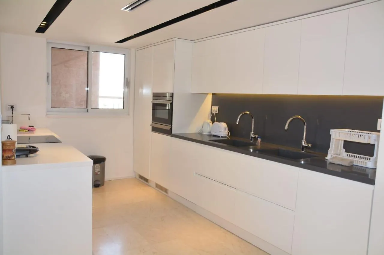 Apartment Renovated 3 Bedroom - Residence With Pool Next The Beach Eilat